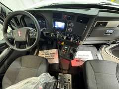 2027 Kenworth T880S PH photo 2
