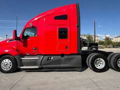 2022 Kenworth T680 photo 2