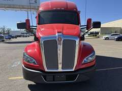 2023 Kenworth T680 photo 2