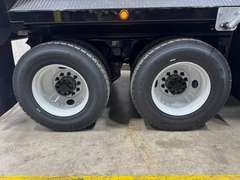2027 Kenworth T880 photo 4