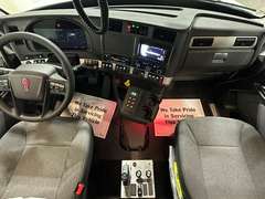 2027 Kenworth T880 photo 2
