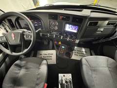 2027 Kenworth T880S photo 2