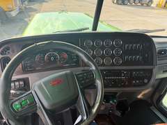 2023 Peterbilt 389 photo 3