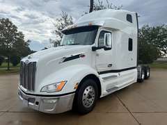 2023 Peterbilt 579 photo 2