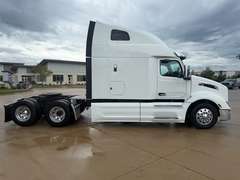 2023 Peterbilt 579 photo 8