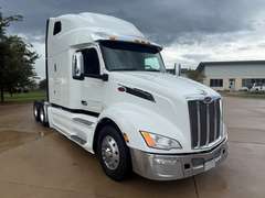 2023 Peterbilt 579 photo 1