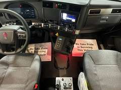 2027 Kenworth T880 photo 2