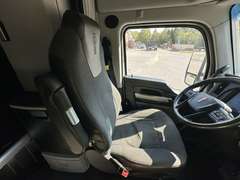 2023 Kenworth T680 photo 10