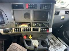 2023 Kenworth T680 photo 9