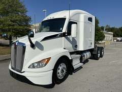 2023 Kenworth T680 photo 2