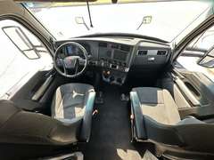 2023 Kenworth T680 photo 3
