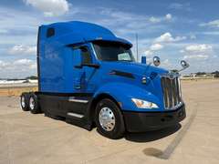 2022 Peterbilt 579 photo 1