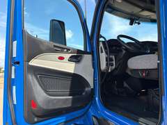 2022 Peterbilt 579 photo 3