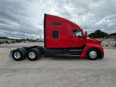 2023 Kenworth T680 photo 2