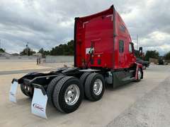 2023 Kenworth T680 photo 4