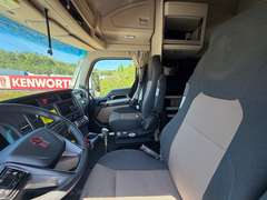 2023 Kenworth T680 photo 3