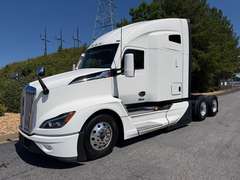 2023 Kenworth T680 photo 2