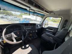 2025 Kenworth T880 photo 3