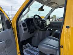 2022 Ford E350 photo 3