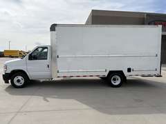 2022 Ford E350 photo 9