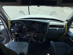 2021 Kenworth T680 photo 3