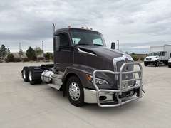 2024 Kenworth T680 photo 1