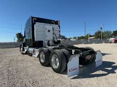 2023 Kenworth T680 photo 3