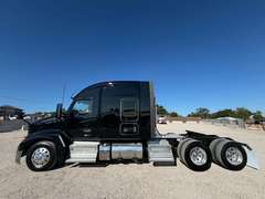 2023 Kenworth T680 photo 1