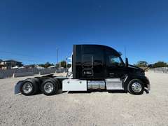 2023 Kenworth T680 photo 8