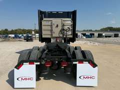 2023 International LT625 photo 5