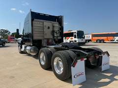 2023 International LT625 photo 9