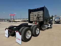 2023 International LT625 photo 4