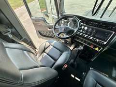 2023 Kenworth W900L photo 9
