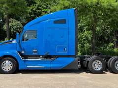 2023 Kenworth T680 photo 7