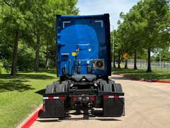 2023 Kenworth T680 photo 4