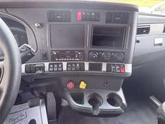2022 Kenworth T680 photo 8