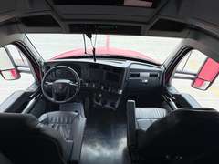 2022 Kenworth T680 photo 3