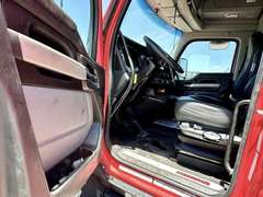 2023 Kenworth T680 photo 8