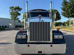 2022 Kenworth W900L photo 6