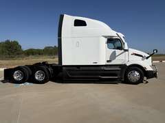 2024 Peterbilt 579 photo 2