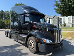 2022 Peterbilt 579 photo 1