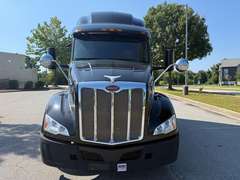 2022 Peterbilt 579 photo 5