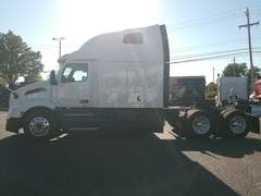 2023 Peterbilt 579 photo 2