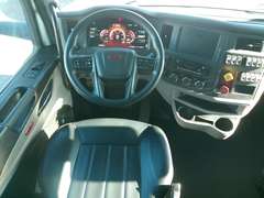 2023 Peterbilt 579 photo 3