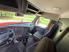 2024 Freightliner PT126064S T photo 2