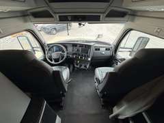 2022 Kenworth T680 photo 3