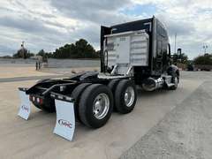 2022 Kenworth T680 photo 4