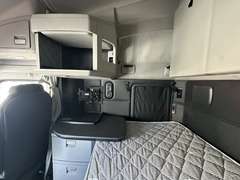 2023 Kenworth T680 photo 10