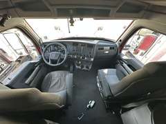 2023 Kenworth T680 photo 2