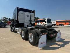 2023 Kenworth T680 photo 9